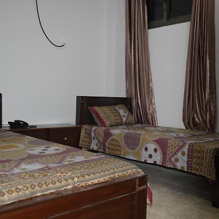 מוזפראבאד Hotel Crown City מראה חיצוני תמונה