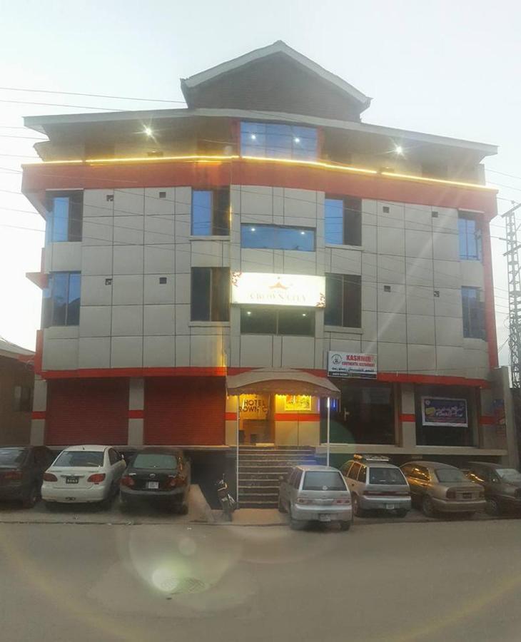 מוזפראבאד Hotel Crown City מראה חיצוני תמונה
